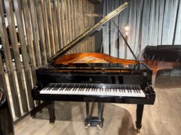 Steinway & Sons Model O (Polished Ebony) - USED