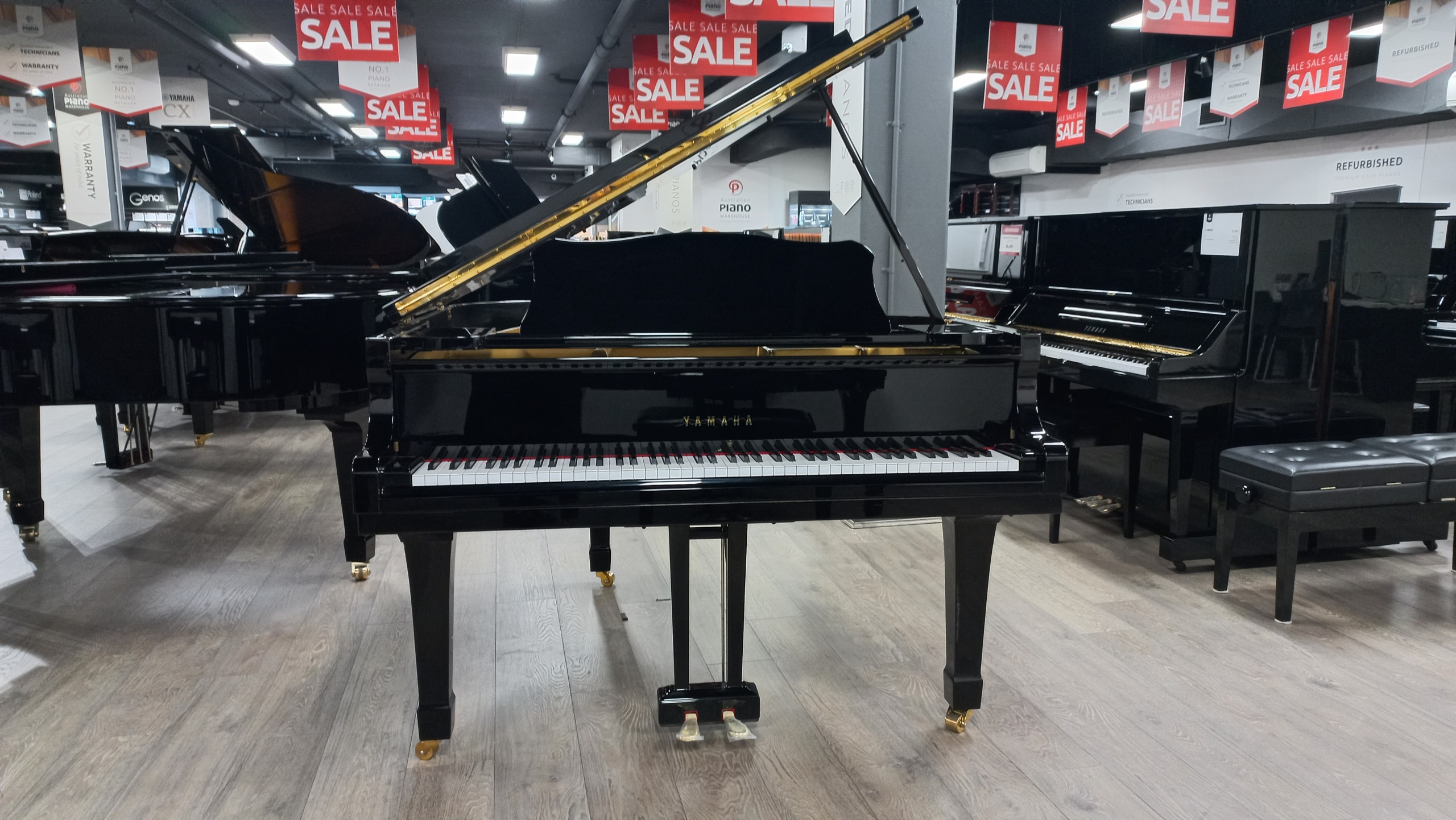 Yamaha G2E (Polished Ebony) – USED — photo 1 Yamaha G2E (Polished Ebony) – USED — photo 1